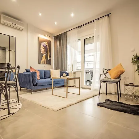Apollo's On Radio Midas Apartament *