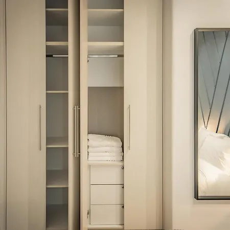 Apartament Apollo's On Radio Midas *